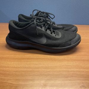 Men’s Black Nike Flex Experience size 10.5